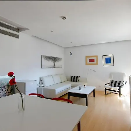 Ferienwohnung Beautiful Flat A Stone'S Throw From The Retiro-Vill Madrid Exterior foto
