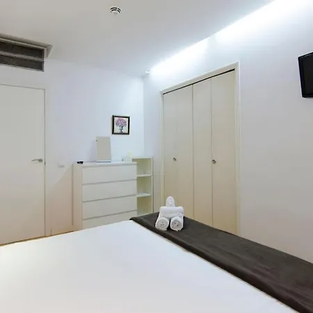 Ferienwohnung Beautiful Flat A Stone'S Throw From The Retiro-Vill Madrid Exterior foto